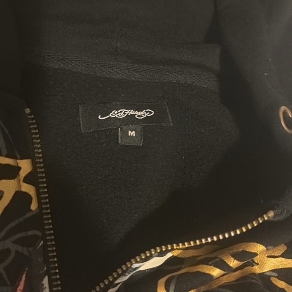 I’m selling this Ed Hardy Hoodie it’s too small for me - Picture 3 of 3
